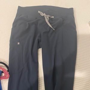 FIGS Kade Cargo Scrub Pants in Dark Harbor